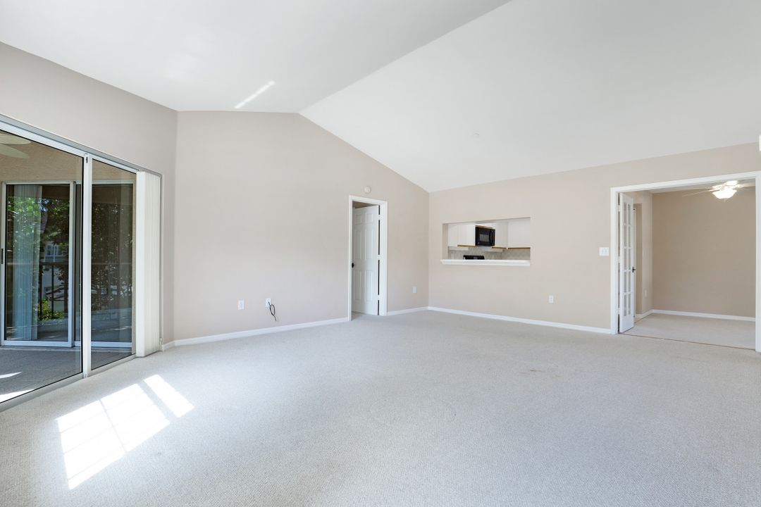 5635 Turtle Bay Dr #12, Naples, FL 34108