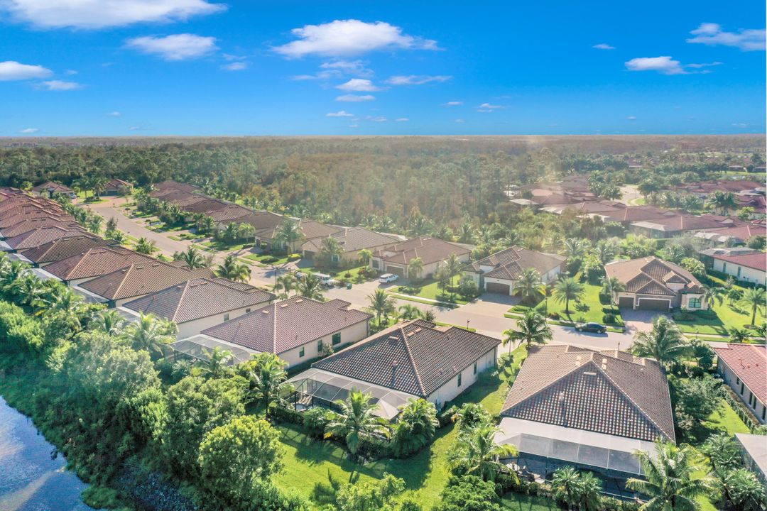 9336 Vercelli Ct, Naples, FL 34113