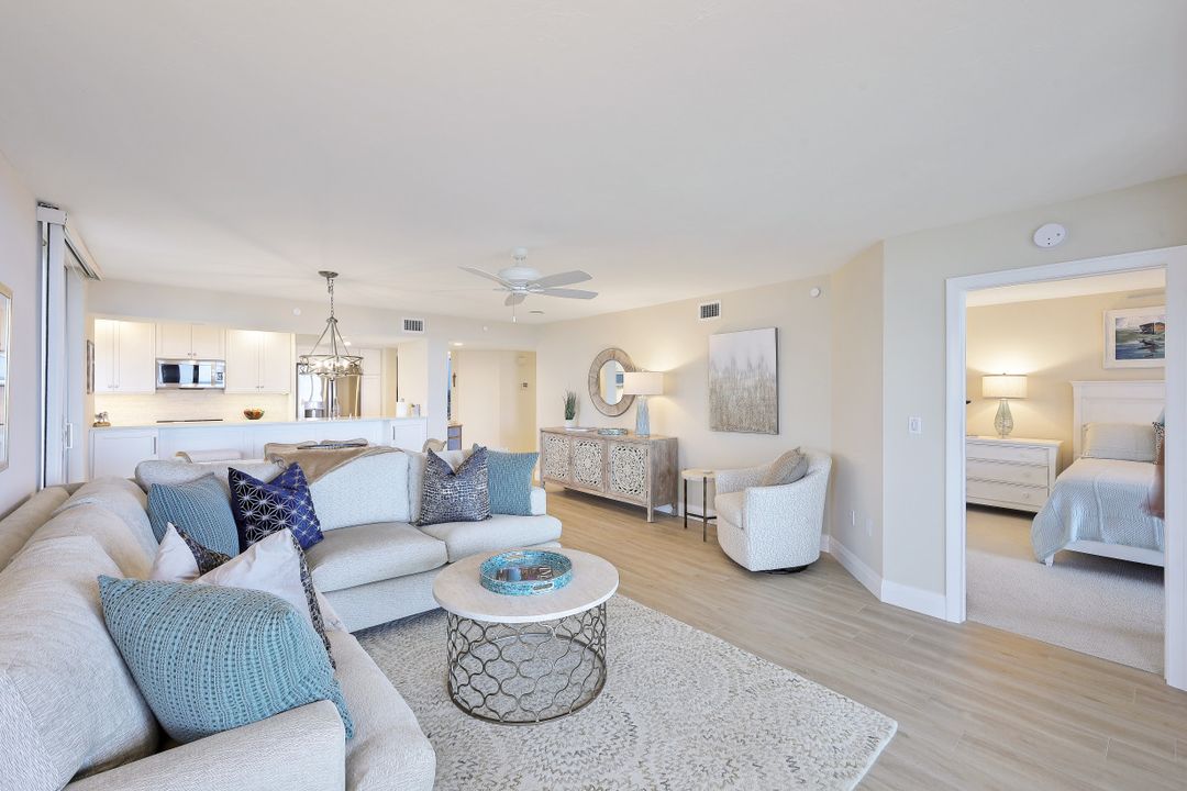 40 Seagate Dr #1004, Naples, FL 34103