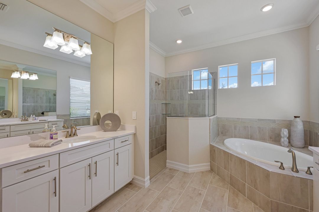 14360 Blue Bay Cir, Fort Myers, FL 33913