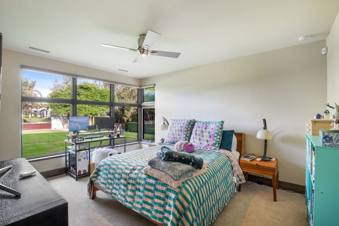 615 Carica Rd, Naples, FL 34108