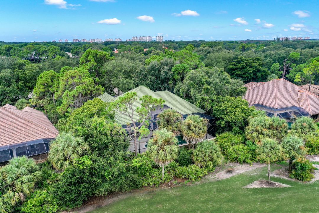 987 Barcarmil Way, Naples, FL 34110