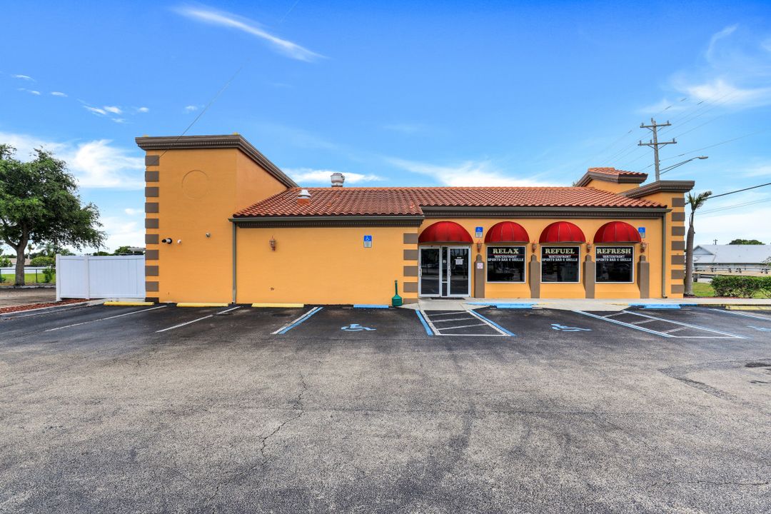 1217 Del Prado Blvd S, Cape Coral, FL 33990