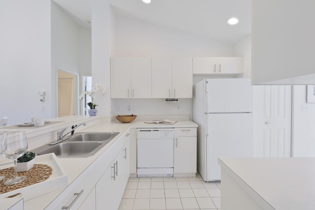 4940 Deerfield Way #203, Naples, FL 34110