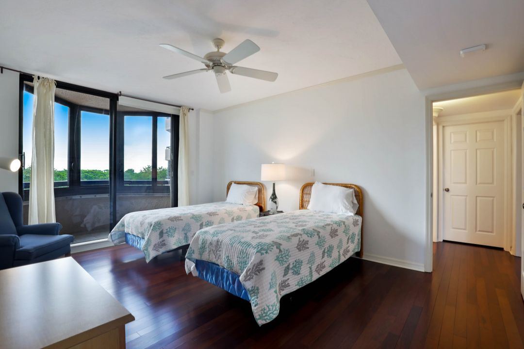 6075 Pelican Bay Blvd #406, Naples, FL 34108