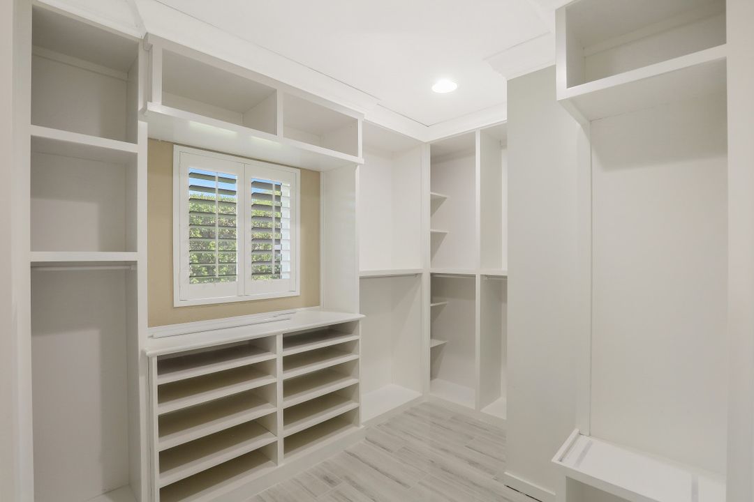 6572 E Town and River Rd, Fort Myers, FL 33919