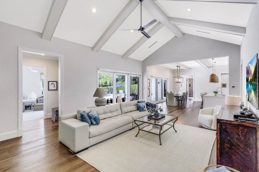 6730 Daniels Rd, Naples, FL 34109