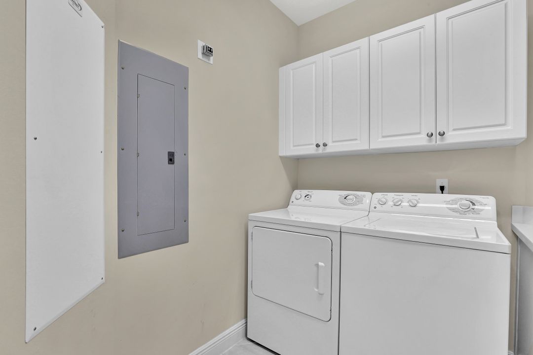 2090 W First St, Fort Myers, FL 33901