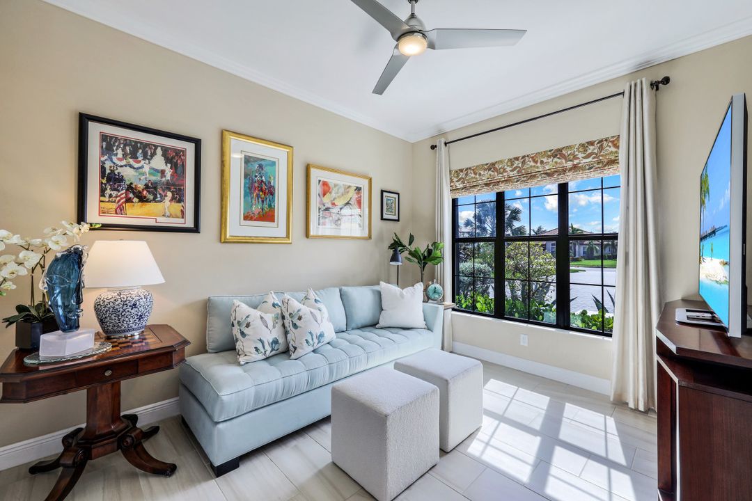 2303 Somerset Pl, Naples, FL 34120