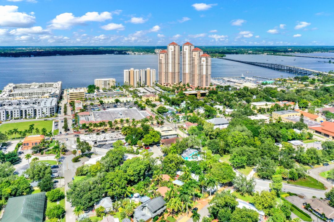 2204 Brevard Ave, Fort Myers, FL 33901