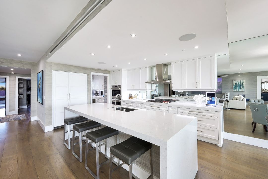 13915 Old Coast Rd #305, Naples, FL 34110