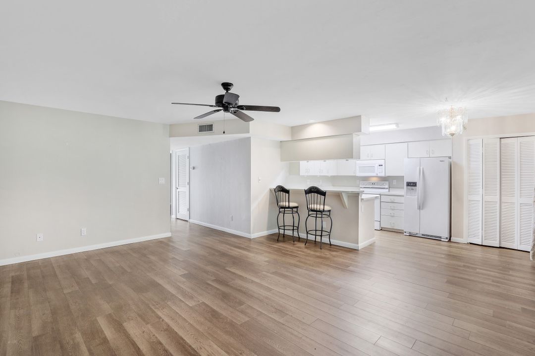 127 Forest Lakes Blvd, Naples, FL 34105