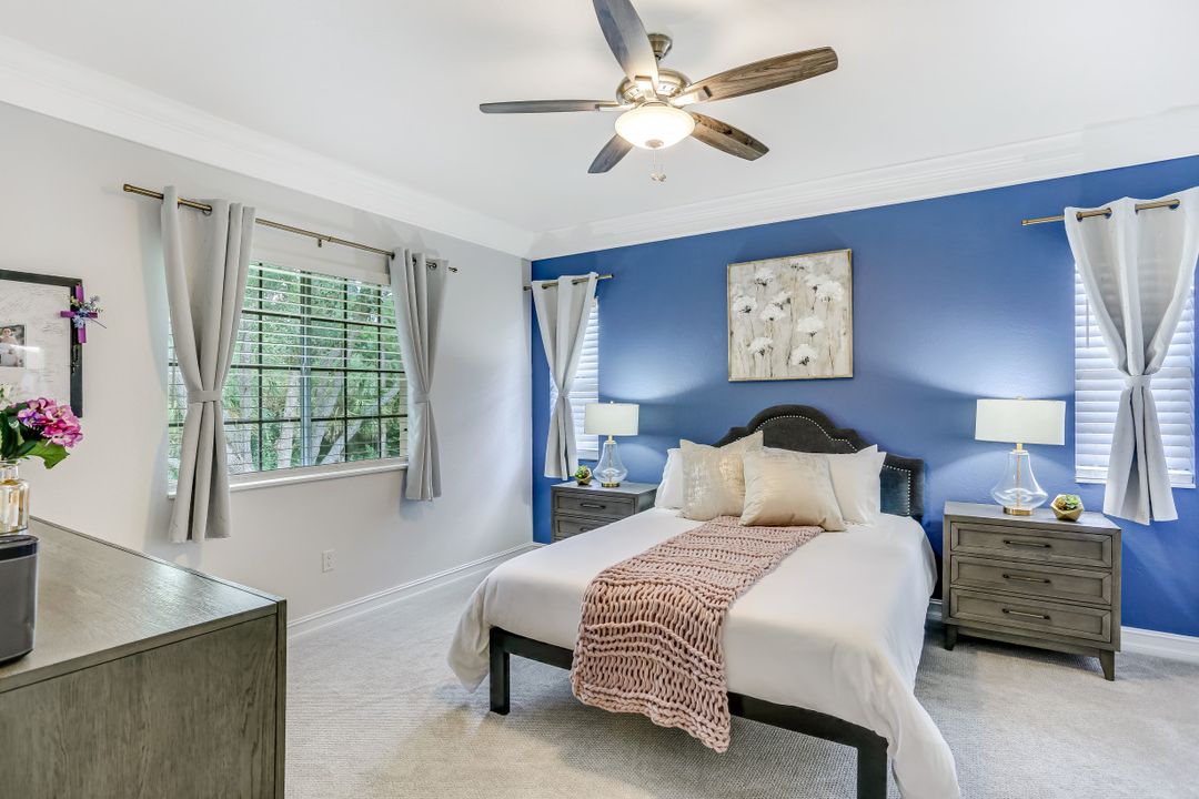 680 Luisa Ln #4, Naples, FL 34104