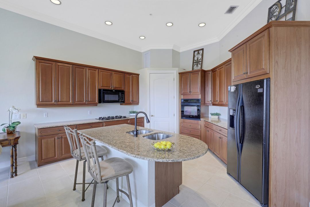 15501 Monterosso Ln #201, Naples, FL 34110