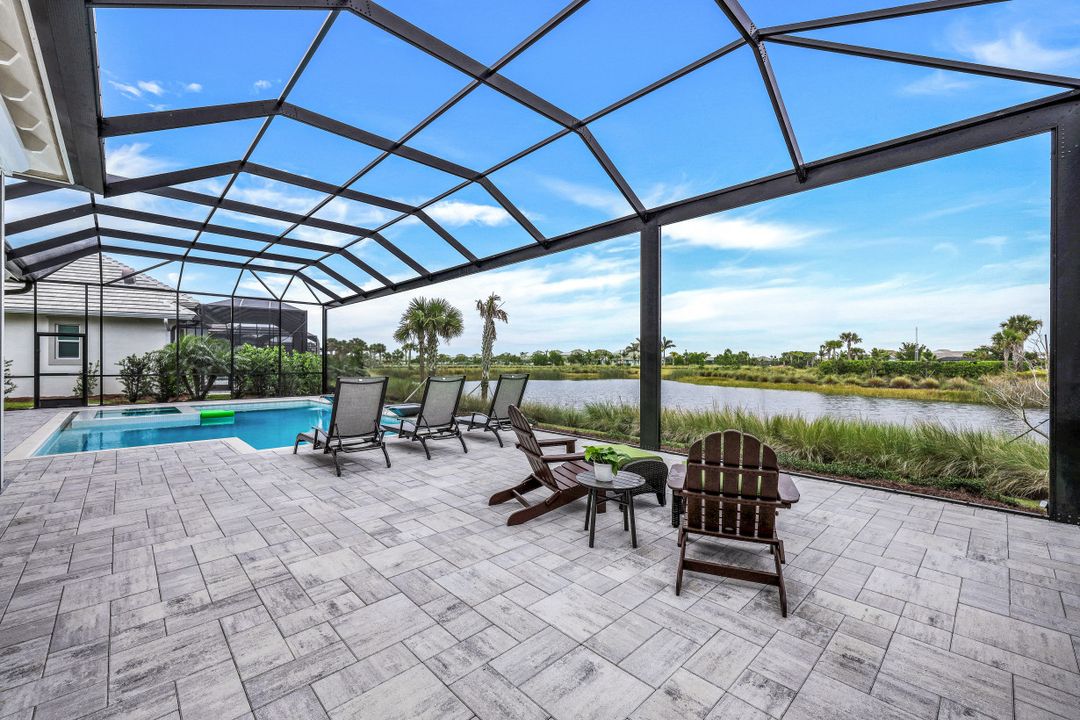 6231 Megans Bay Dr, Naples, FL 34112