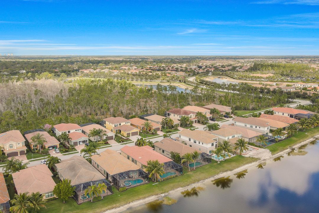 3462 Pacific Dr, Naples, FL 34119