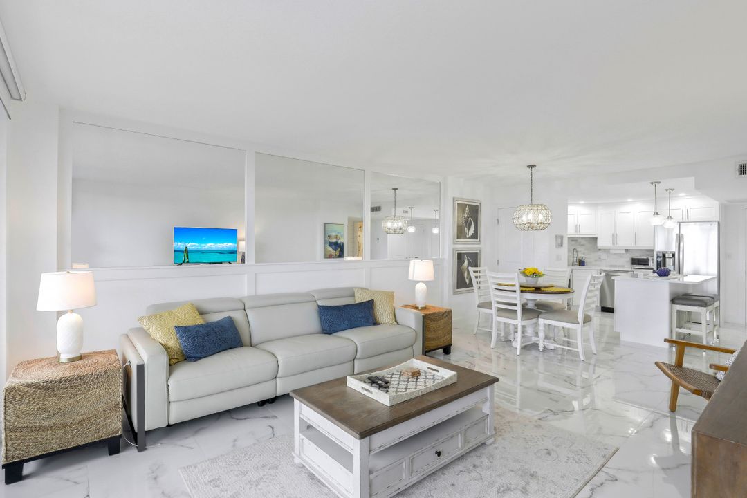 5 Bluebill Ave #606, Naples, FL 34108