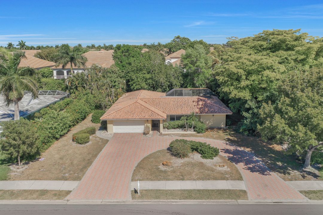 3840 Crayton Rd, Naples, FL 34103