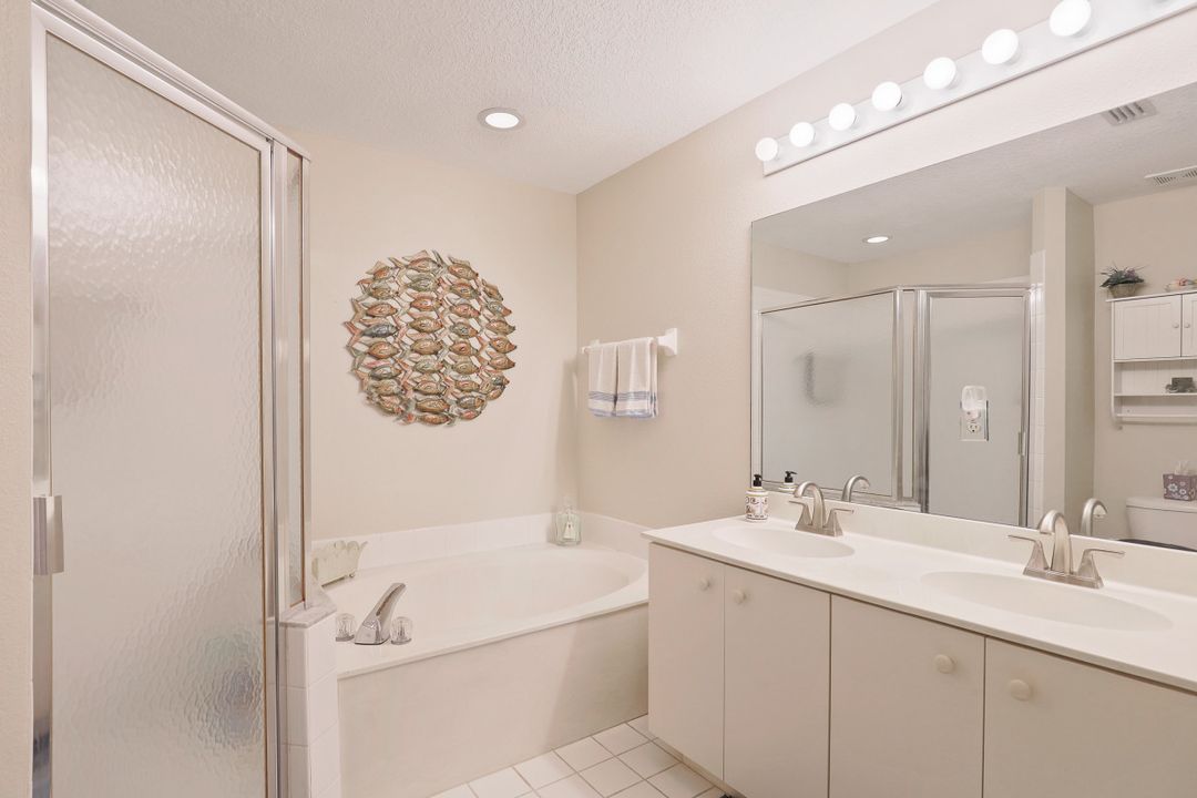 6680 Huntington Lakes Cir #102, Naples, FL 34119