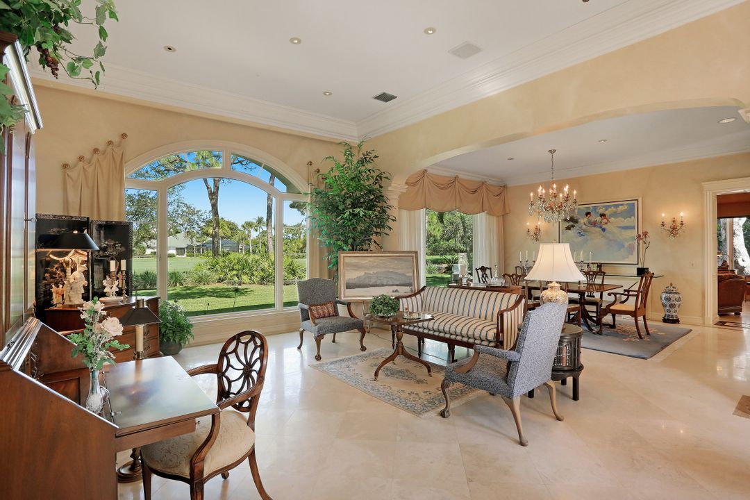 185 Cheshire Way, Naples, FL 34110