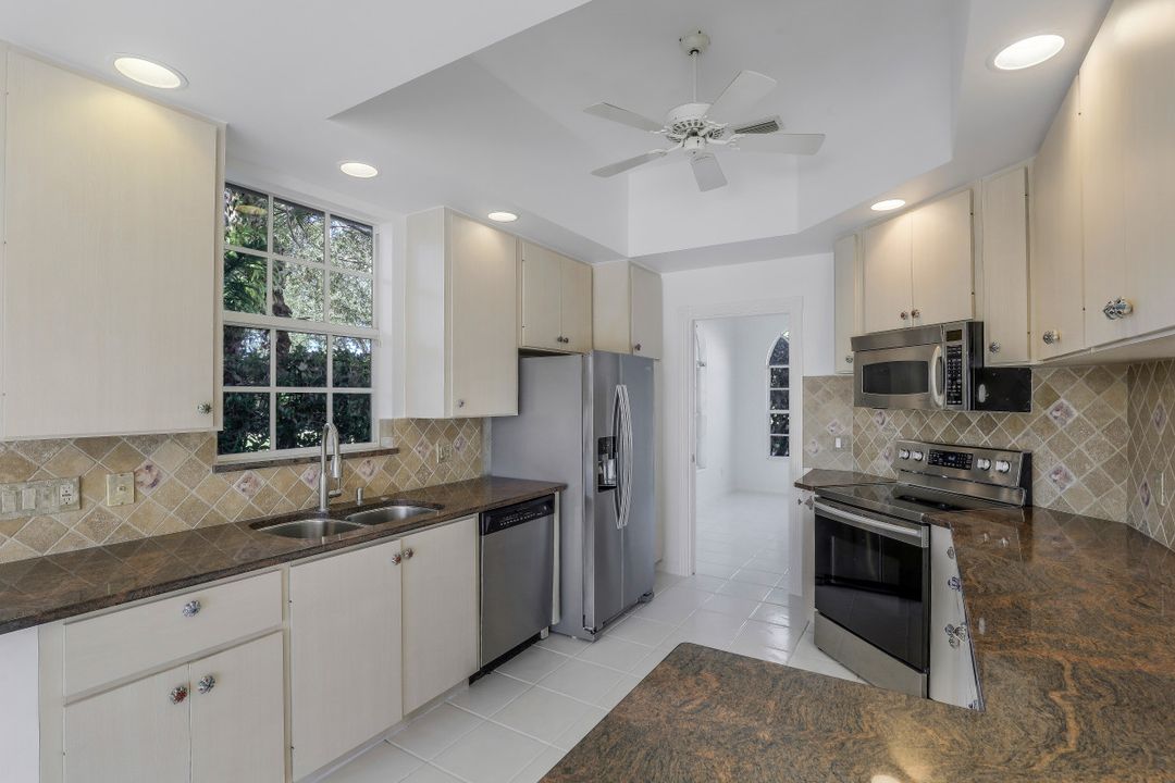 3400 Donoso Ct, Naples, FL 34109