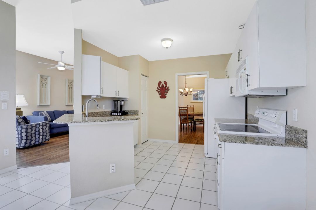 9111 Las Maderas Dr, Bonita Springs, FL 34135