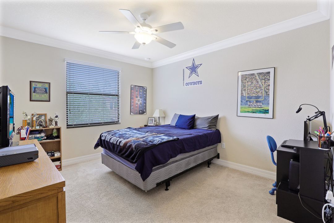 3342 Pacific Dr, Naples, FL 34119