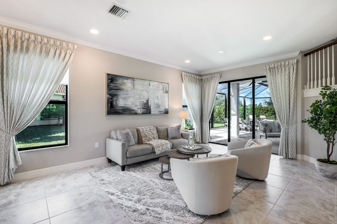 2827 Thunder Bay Circle, Naples, FL 34119