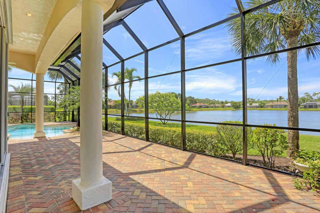 2046 Imperial Cir, Naples, FL 34110