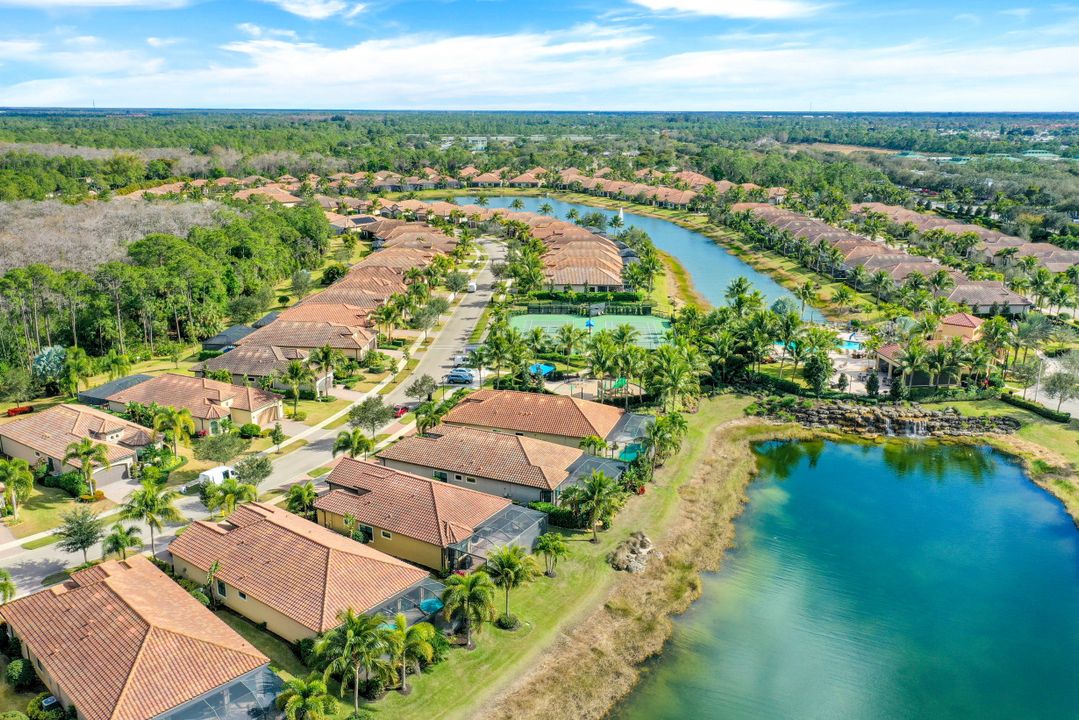 9366 Isla Bella Cir, Bonita Springs, FL 34135