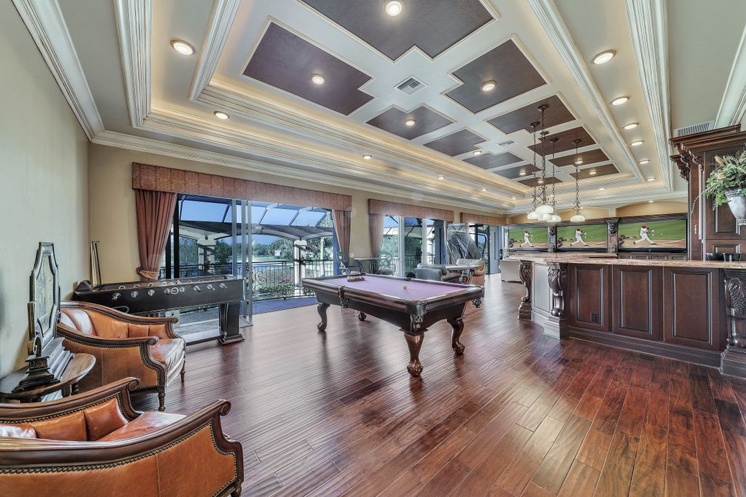 6411 Highcroft Dr, Naples, FL 34119