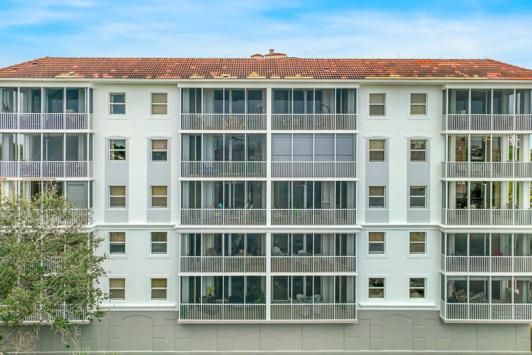 450 Launch Cir #401, Naples, FL 34108