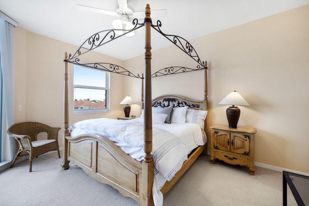 450 Launch Cir #401, Naples, FL 34108