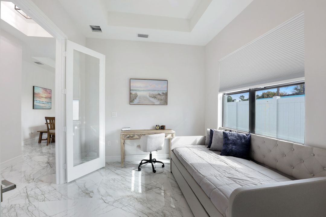 783 110th Ave N, Naples, FL 34108