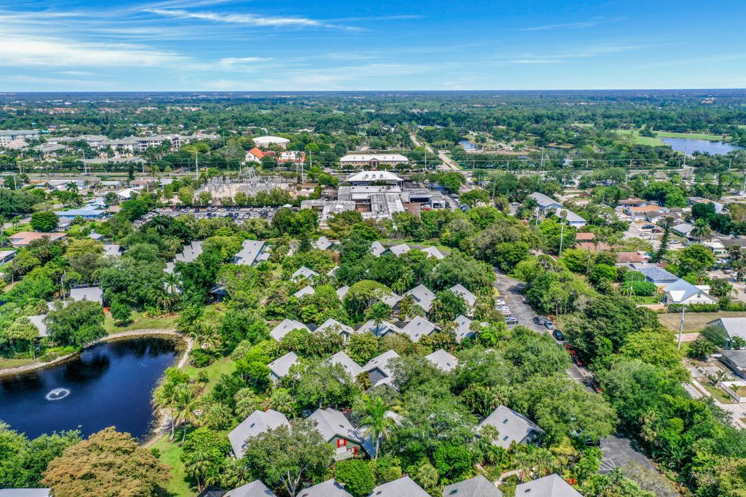 1269 Solana Rd #E-3, Naples, FL 34103