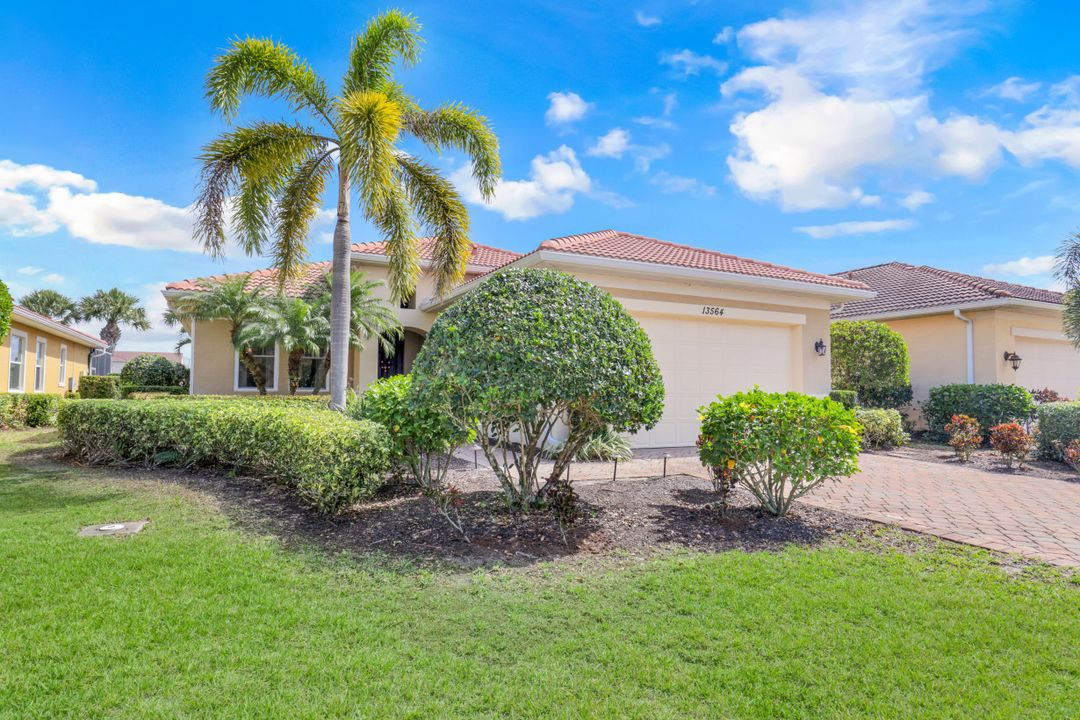 13564 Manchester Way, Naples, FL 34109