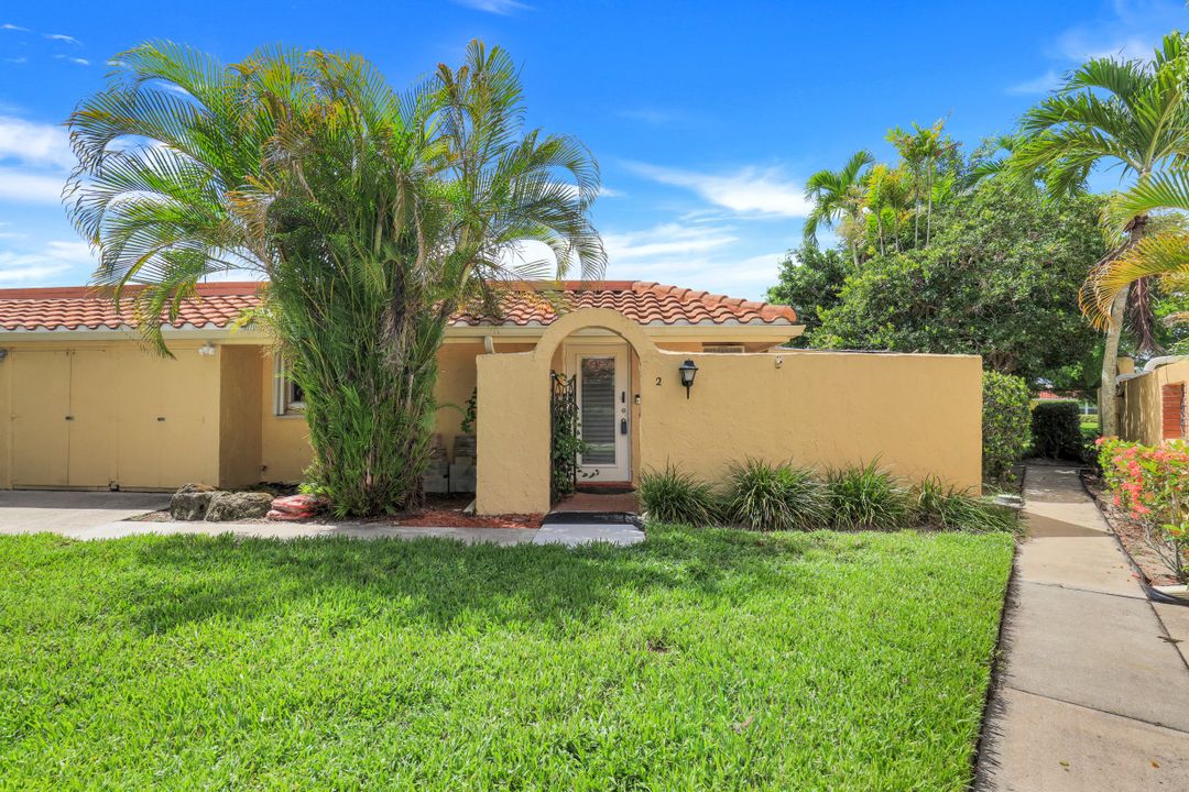 186 Harrison Rd #2, Naples, FL 34112