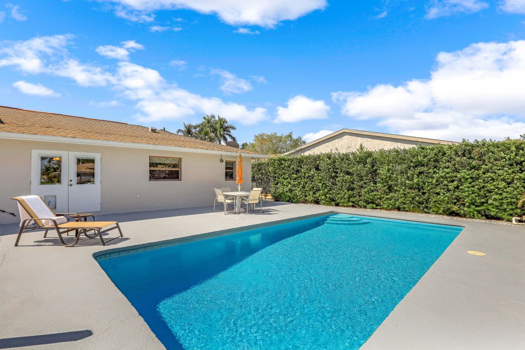 207 6th St, Bonita Springs, FL 34134