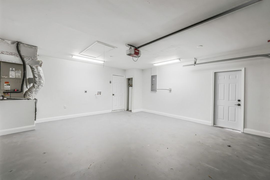 2555 SW 27th St, Cape Coral, FL 33914