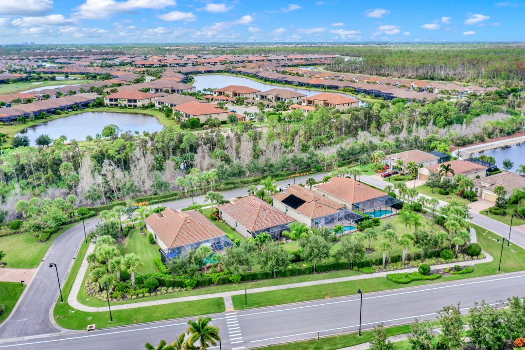 9574 Coquina Cir, Naples, FL 34120