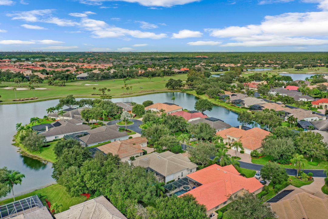 518 Wedgewood Way, Naples, FL 34119