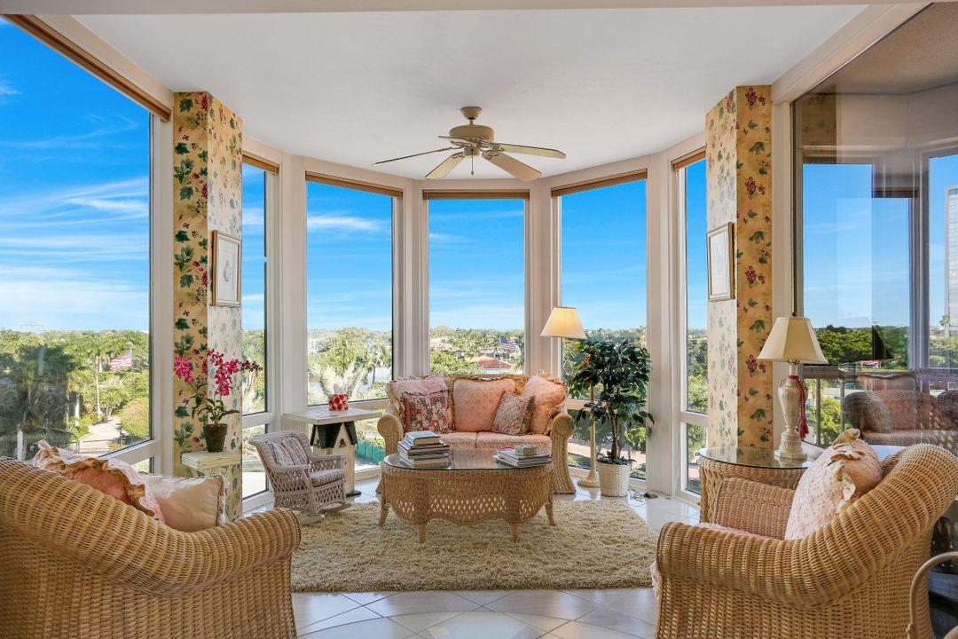 4951 Gulf Shore Blvd N #301, Naples, FL 34103