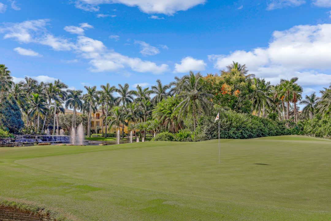 2895 Tiburon Blvd E, Naples, FL 34109