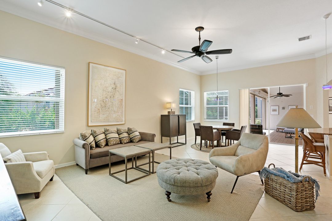 20490 Foxworth Cir, Estero, FL 33928