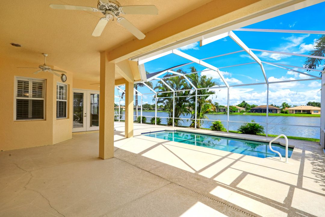 995 Chesapeake Bay Ct, Naples, FL 34120