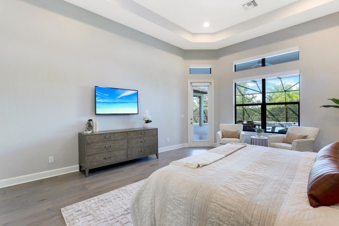 9018 Sorreno Ct, Naples, FL 34119