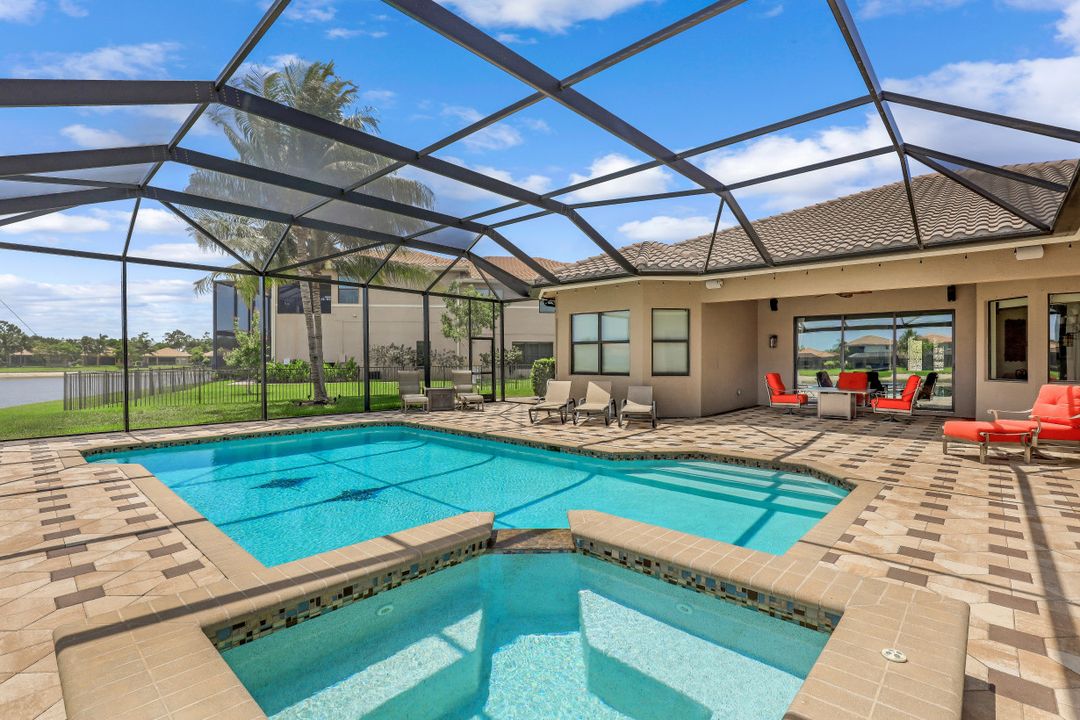 3910 Glacier Ct, Naples, FL 34119