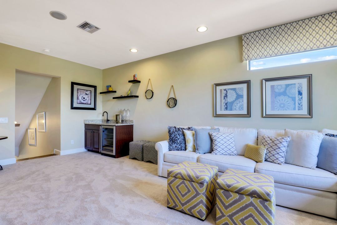 8697 Cavano St, Naples, FL 34119