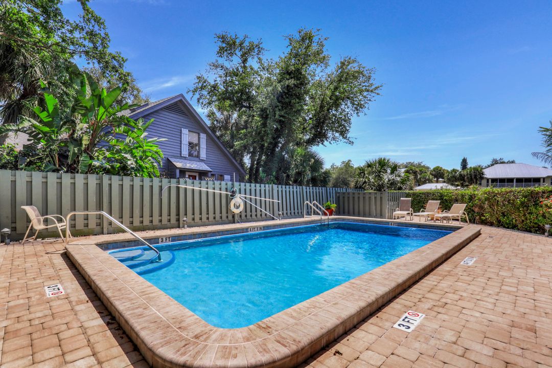 1269 Solana Rd #E-3, Naples, FL 34103