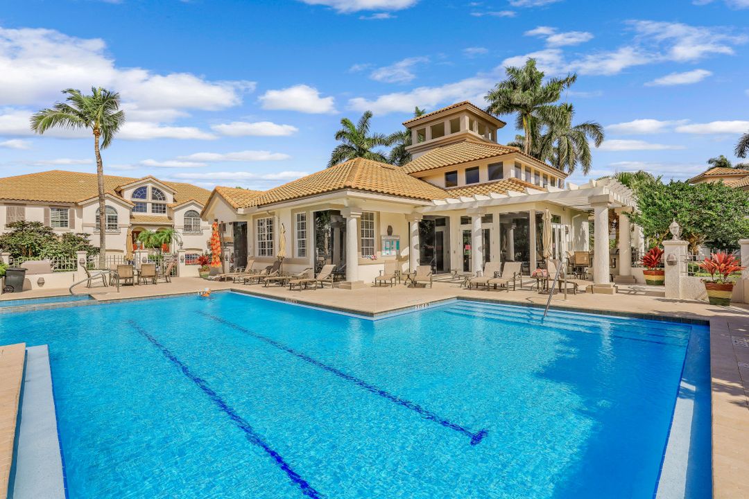 107 Colonade Cir #103, Naples, FL 34103